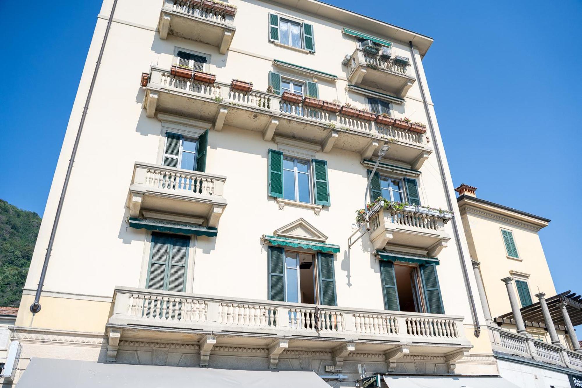 Appartamento Esclusivo Fronte Lago, In Centro A Como Con Garage 외부 사진