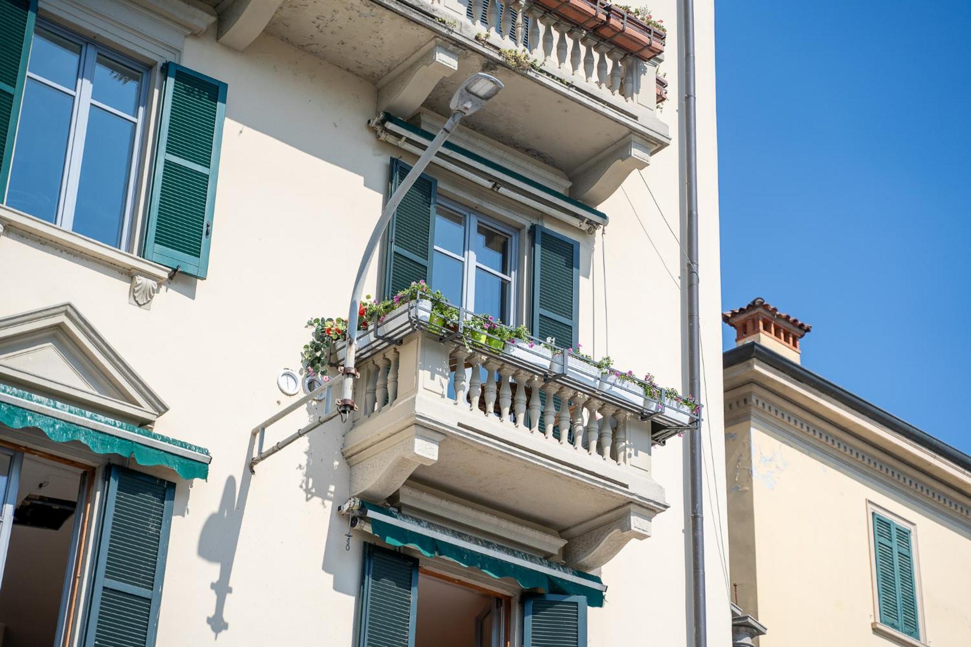 Appartamento Esclusivo Fronte Lago, In Centro A Como Con Garage 외부 사진