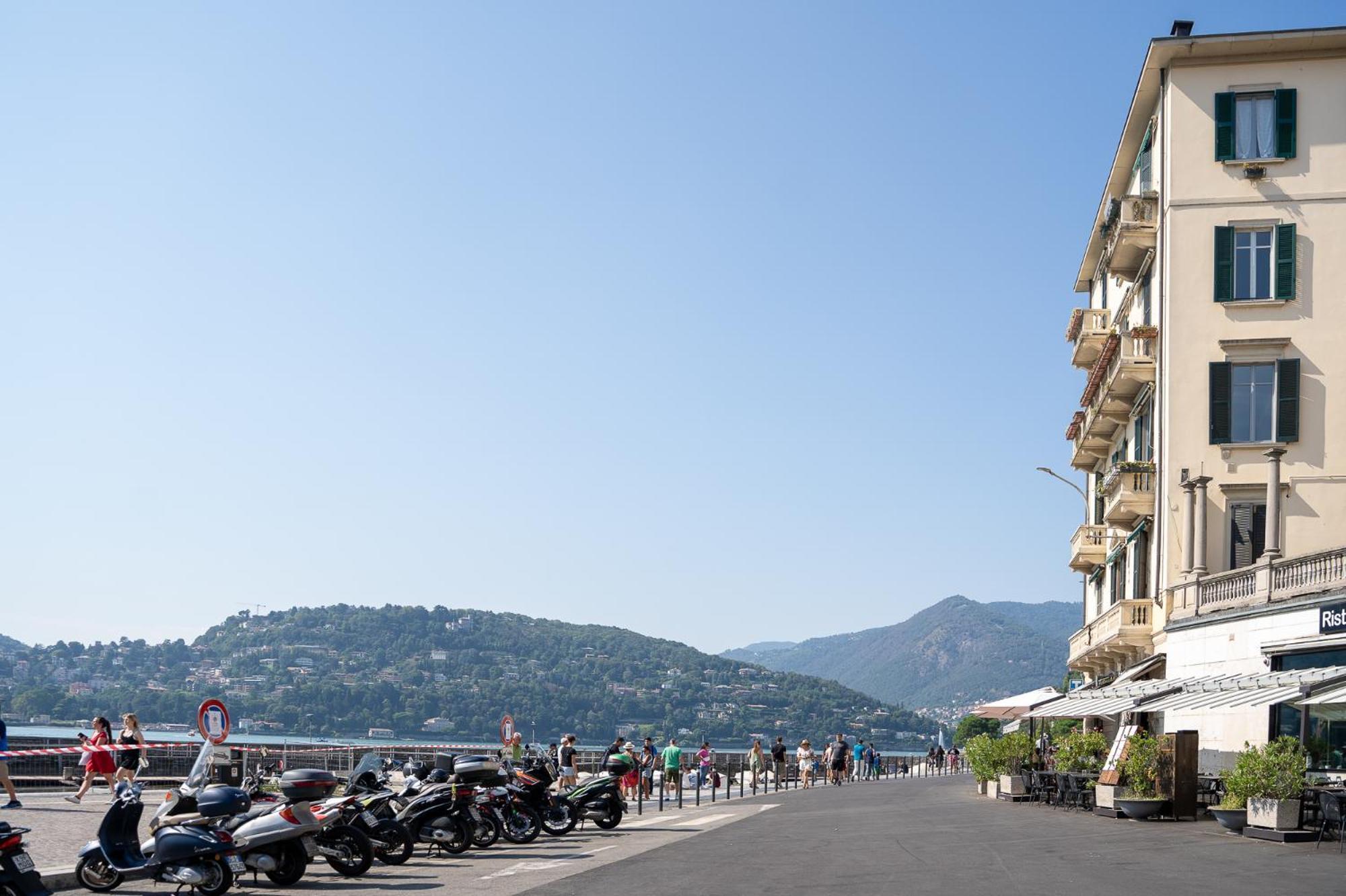 Appartamento Esclusivo Fronte Lago, In Centro A Como Con Garage 외부 사진