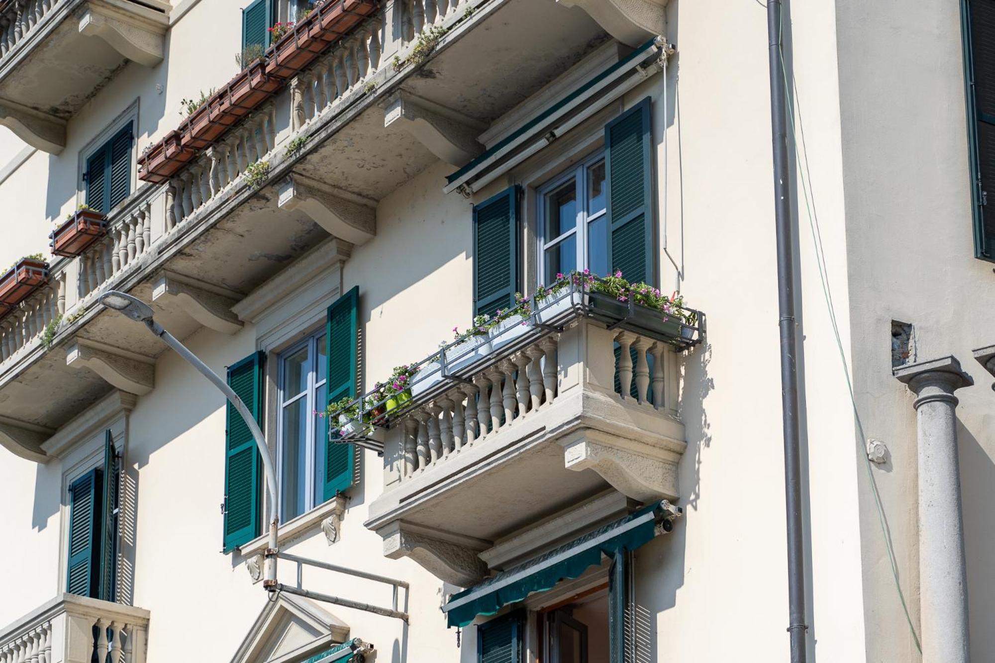 Appartamento Esclusivo Fronte Lago, In Centro A Como Con Garage 외부 사진